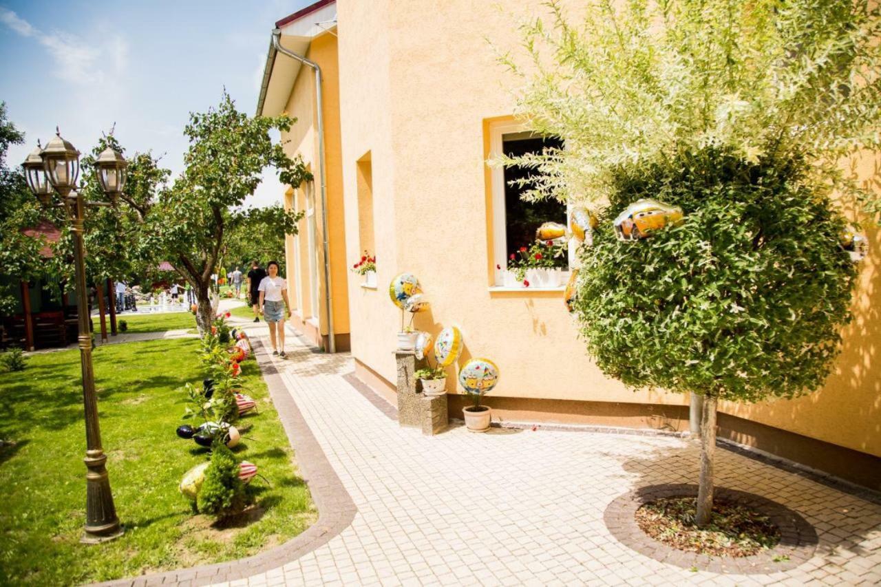 Beauty Complex Berehove (Transcarpathia) Exterior foto